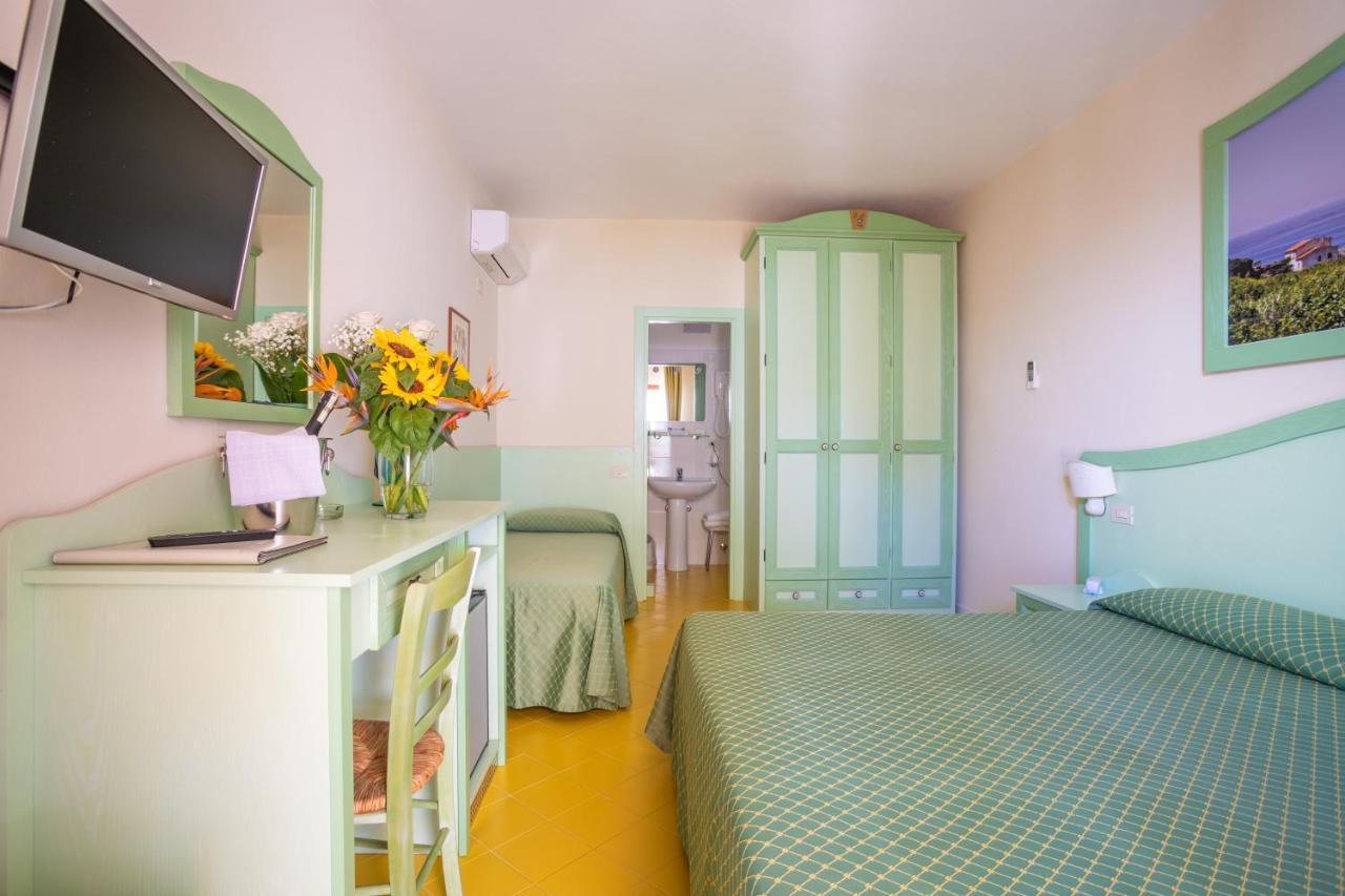 Hotel Sardi โปมอนเต ภายนอก รูปภาพ